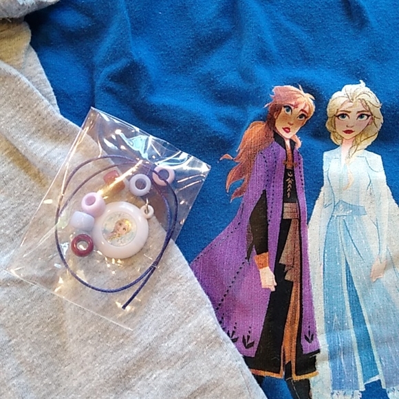 Disney Elsa & Anna 2 Shirt Bundle Sz 4T Blue & Gray w/ Frozen Characters - Picture 9 of 9